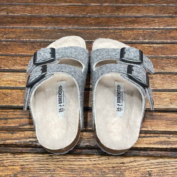 Brand new tiny Birkenstock wool Arizonas in kid sizes. - Picture 4 of 4